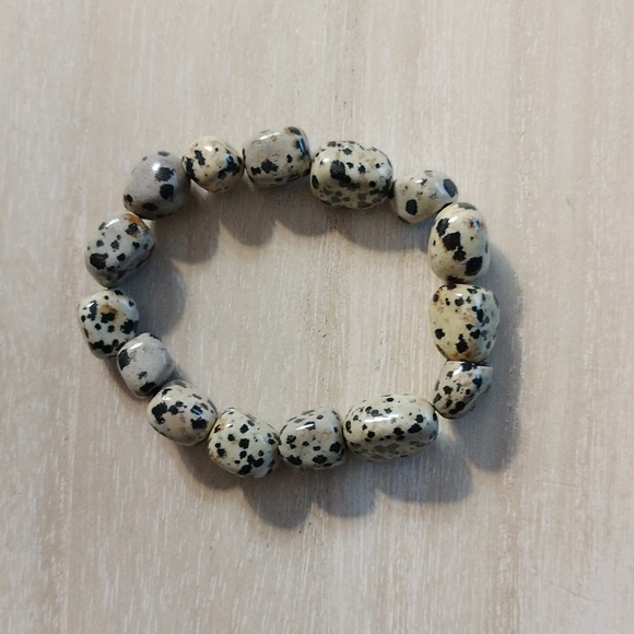 Dalmatian Jasper bracelet 9 inch stretch to fit - Picture 2 of 2